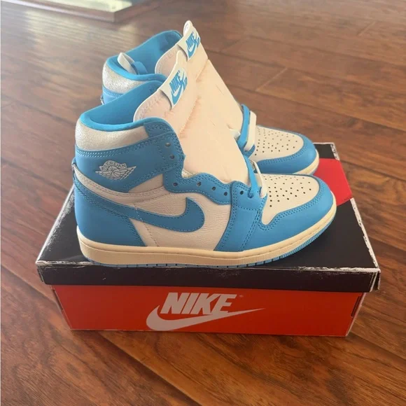 Hightop Dunks - Picture 8 of 8